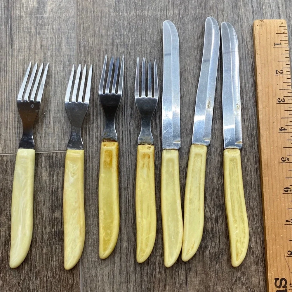 Vintage Quikut Stainless Flatware 7pc Set Marbled Cream Handles MCM USA‎